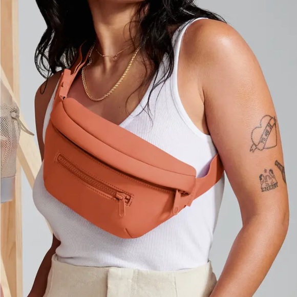 Dagne Dover Handbags - Dagne Dover Ace Water Resistant
Neoprene in coyote